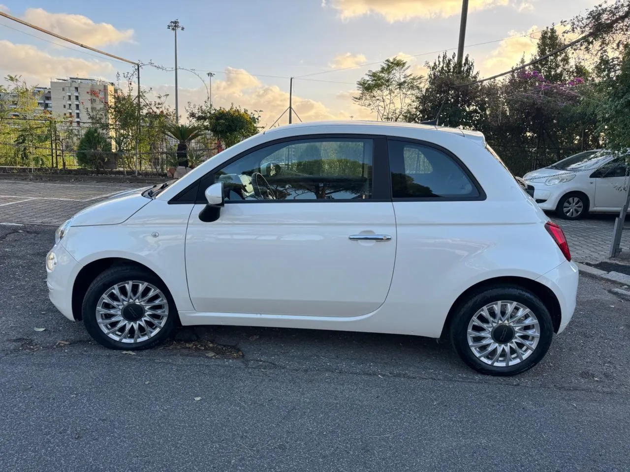 FIAT 500 1.0 Hybrid Lounge Image 4